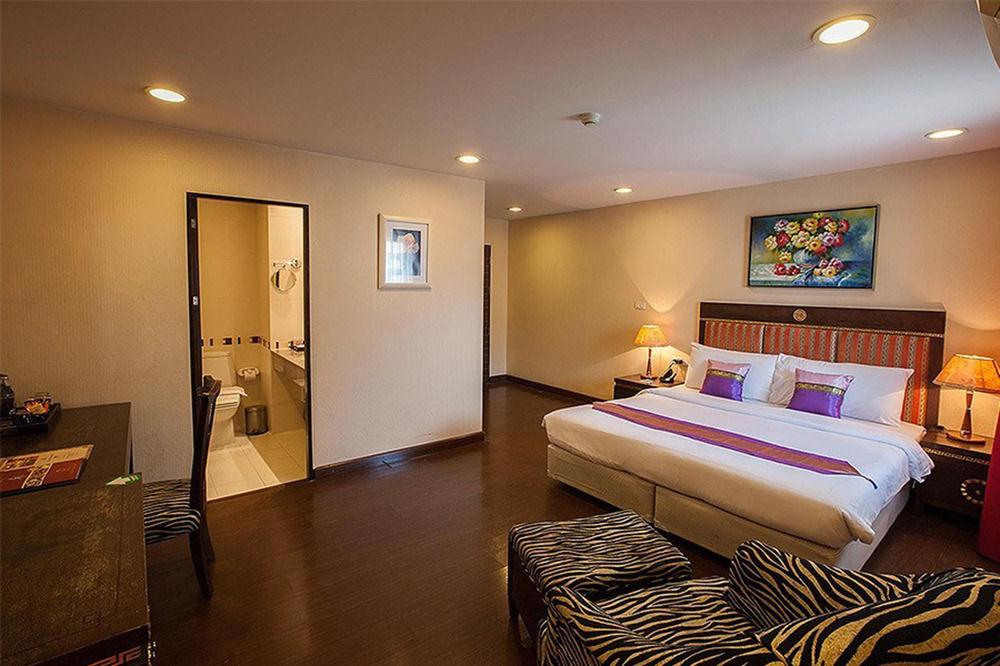Club Mahindra Mac Boutique Hotel Bangkok Esterno foto