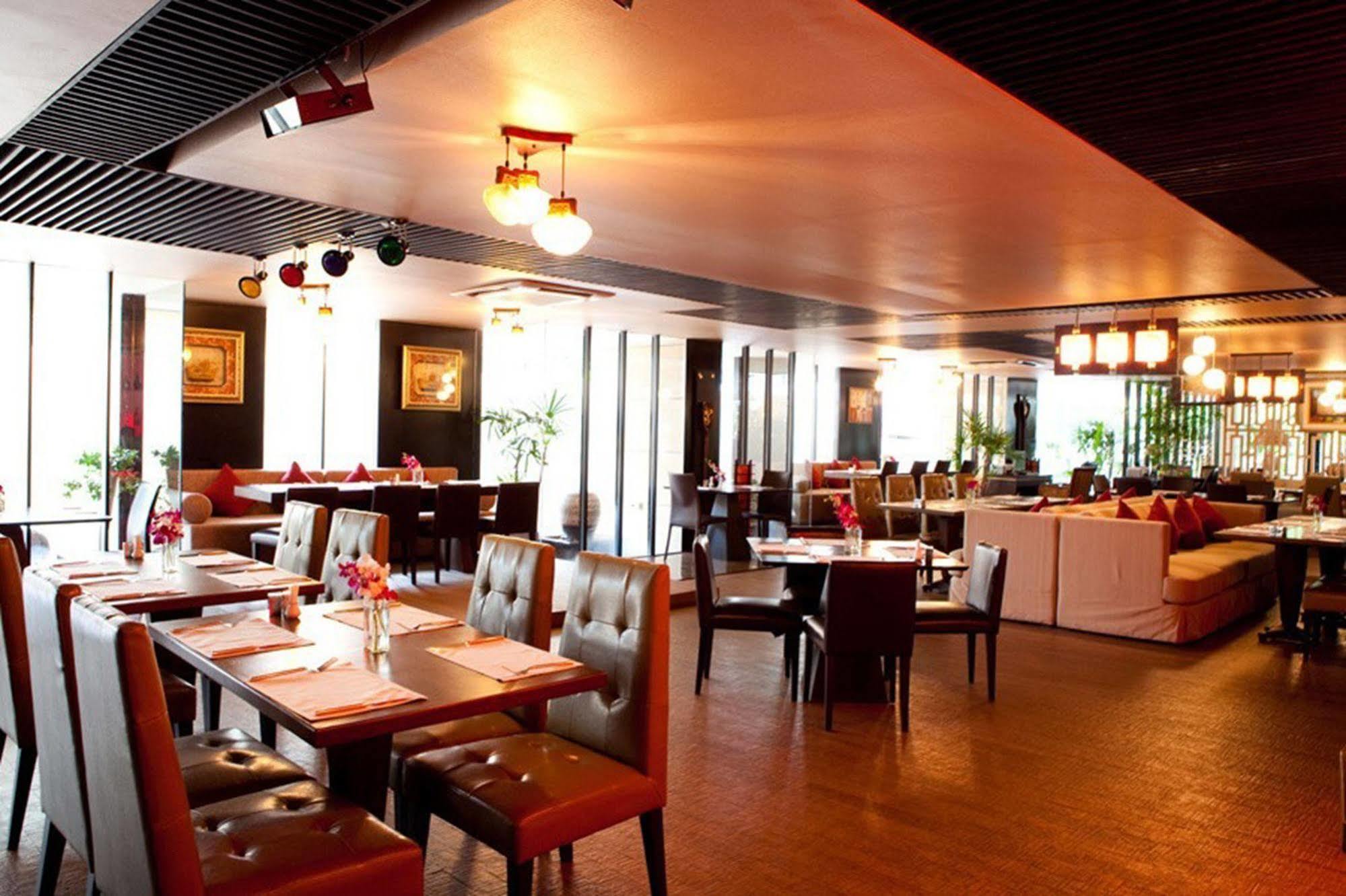 Club Mahindra Mac Boutique Hotel Bangkok Esterno foto