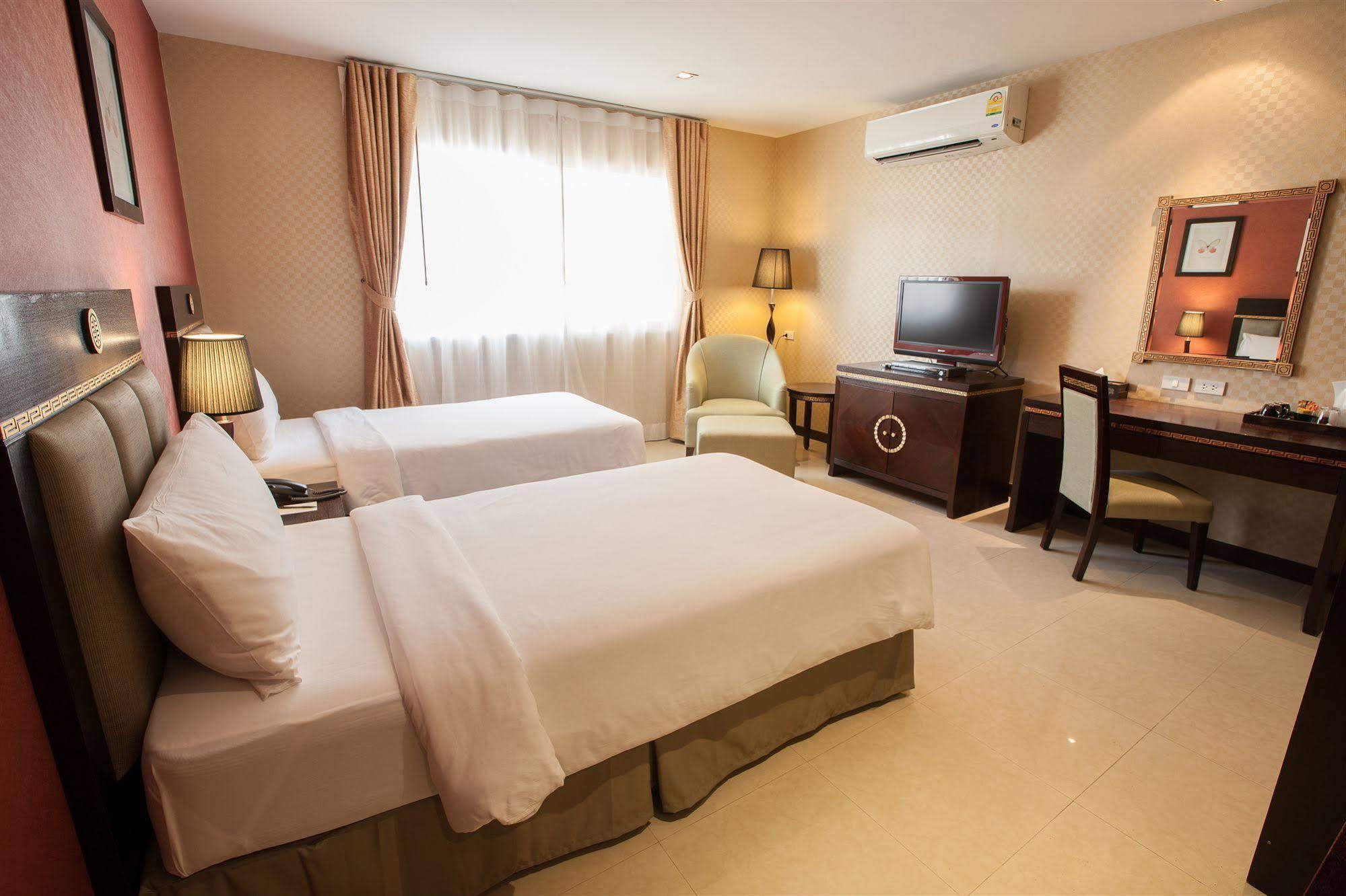 Club Mahindra Mac Boutique Hotel Bangkok Esterno foto