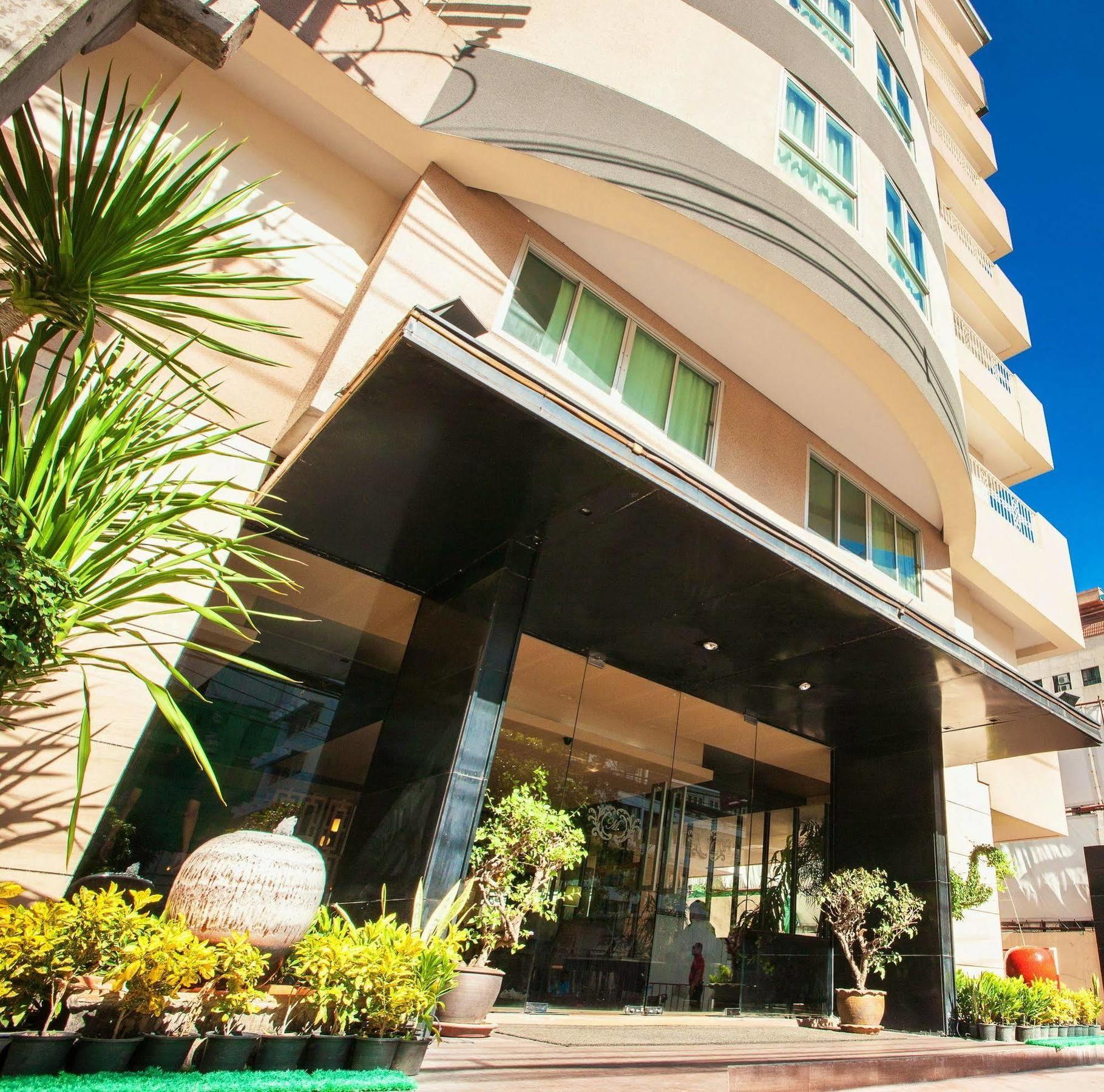 Club Mahindra Mac Boutique Hotel Bangkok Esterno foto