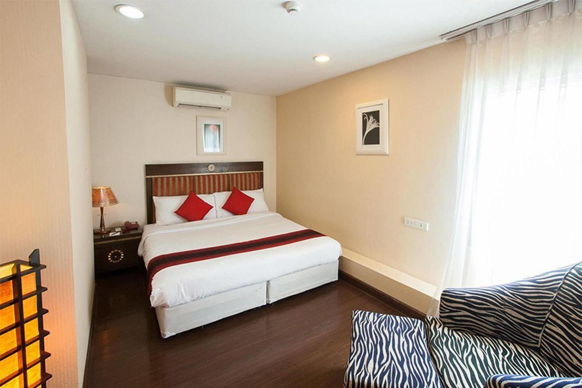 Club Mahindra Mac Boutique Hotel Bangkok Esterno foto